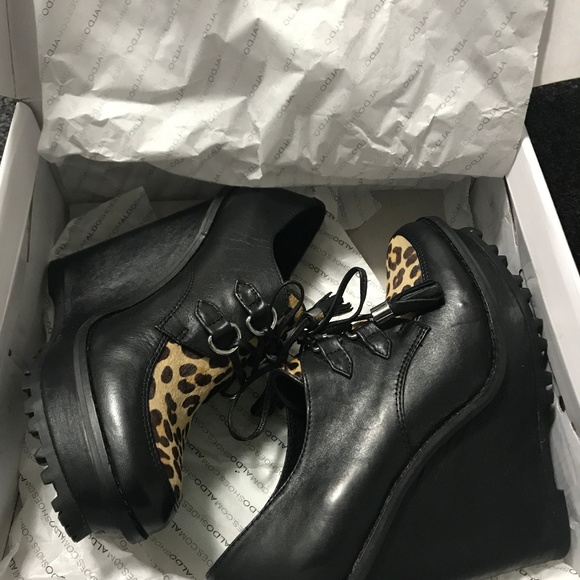 Aldo Leopard  Wedge Shoe w/ Lace-up Tassles - Picture 9 of 9
